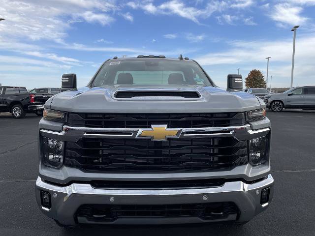 New 2026 Chevrolet Silverado 3500 LT image 8