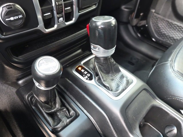 Used 2020 Jeep Wrangler Unlimited Sahara image 27