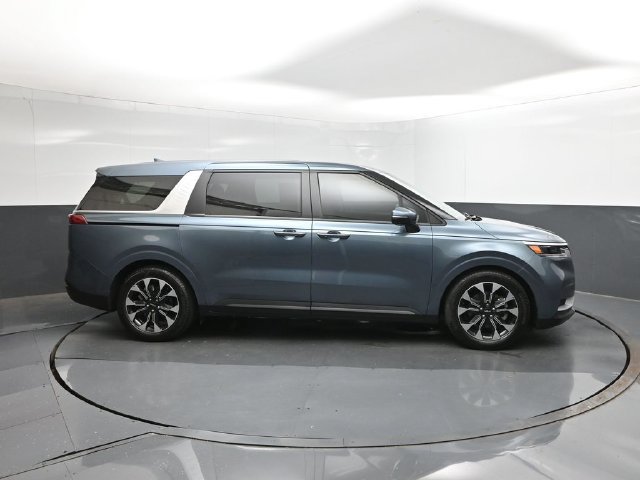 Used 2024 Kia Carnival EX FWD image 15