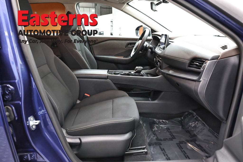 Used 2023 Nissan Rogue S AWD/4WD image 25