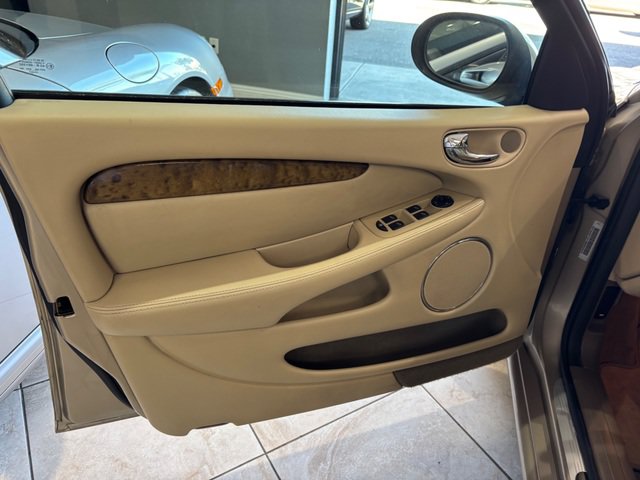 Used 2004 Jaguar X-TYPE 3.0 AWD/4WD image 11
