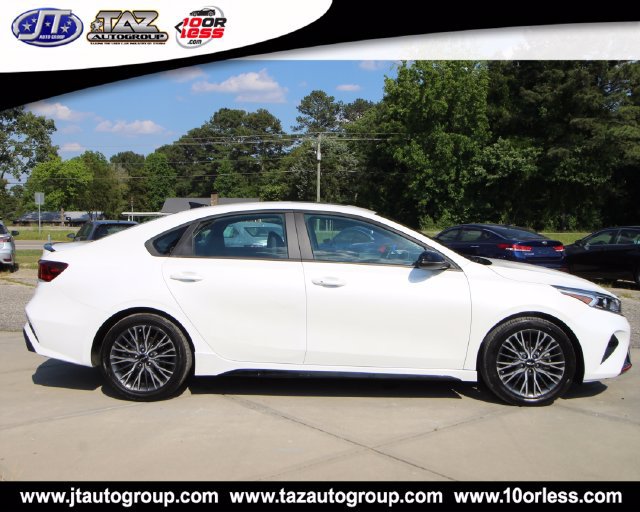 Used 2023 Kia Forte GT-Line w/ GT-Line Premium Package FWD image 7