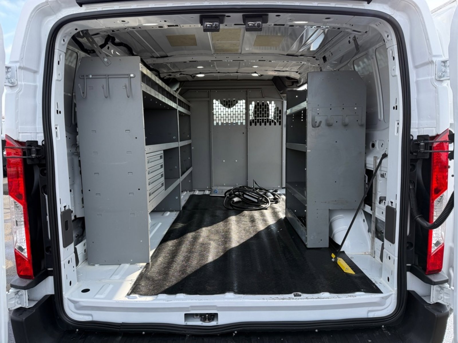 Used 2023 Ford E-Transit Low Roof image 17
