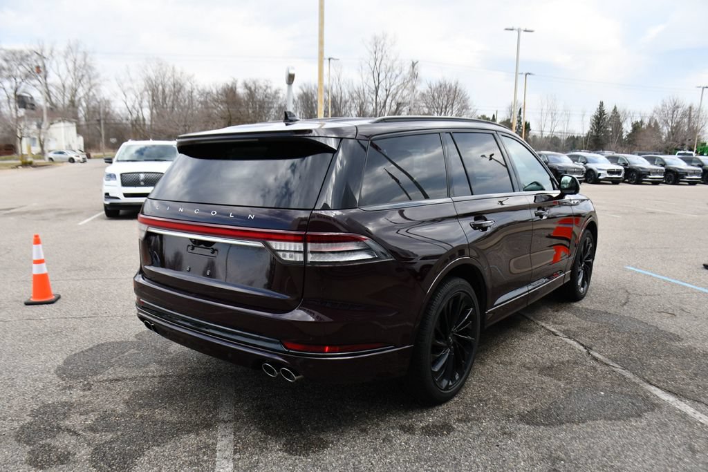 Used 2023 Lincoln Aviator Reserve w/ Jet Appearance Package AWD/4WD image 6