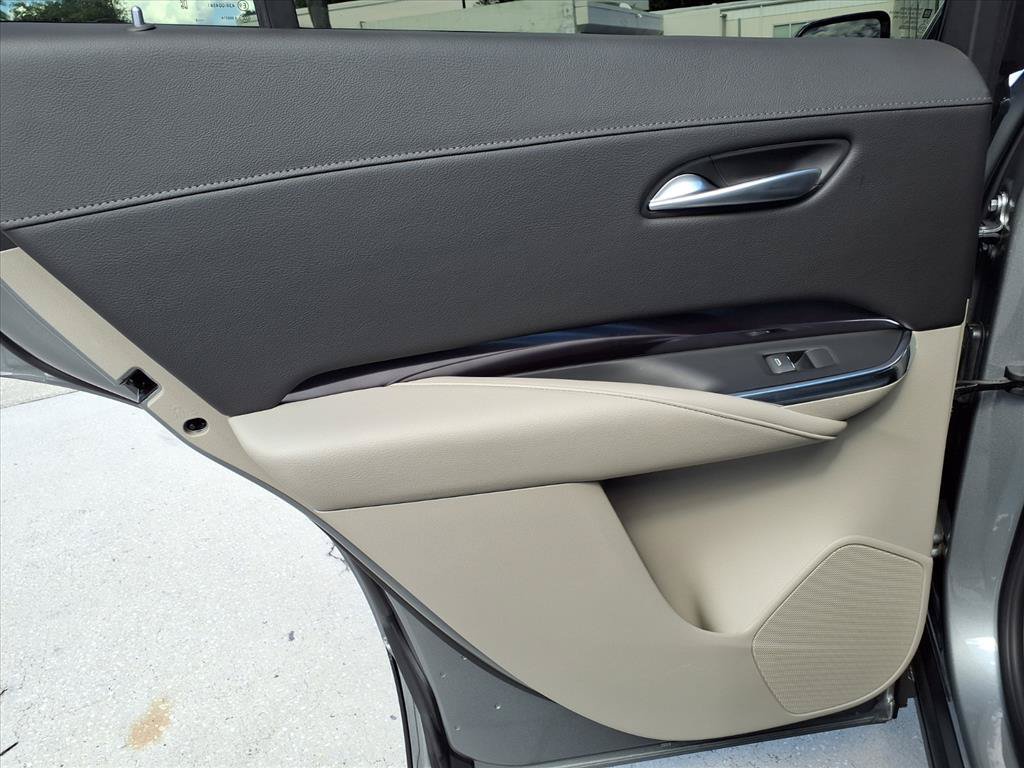 Certified 2023 Cadillac XT4 Luxury FWD image 17