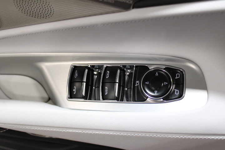 Used 2024 Chevrolet Corvette Stingray Preferred Conv w/ Z51 Performance Package RWD image 25