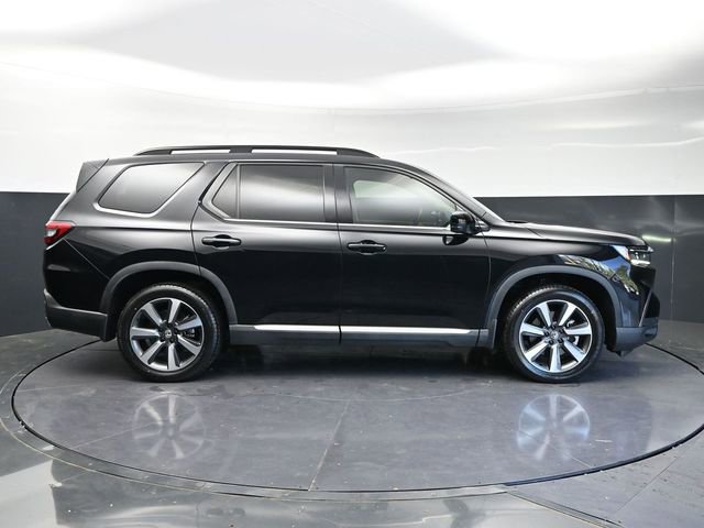 Used 2023 Honda Pilot Touring image 4