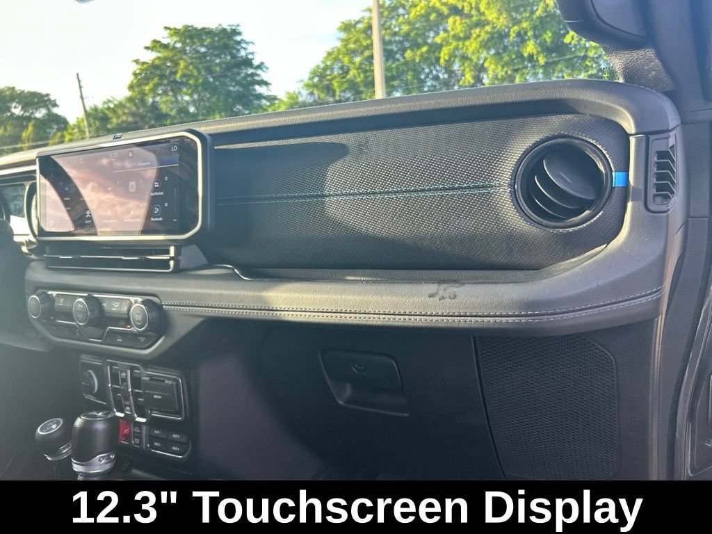 Used 2024 Jeep Wrangler Unlimited Rubicon 4xe AWD/4WD image 25