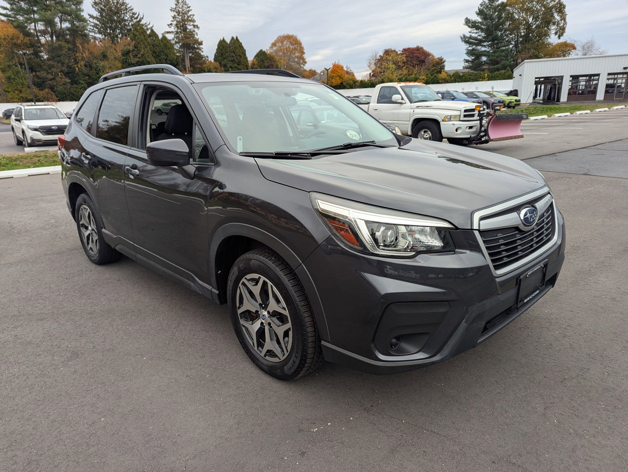 Used 2019 Subaru Forester Premium image 2