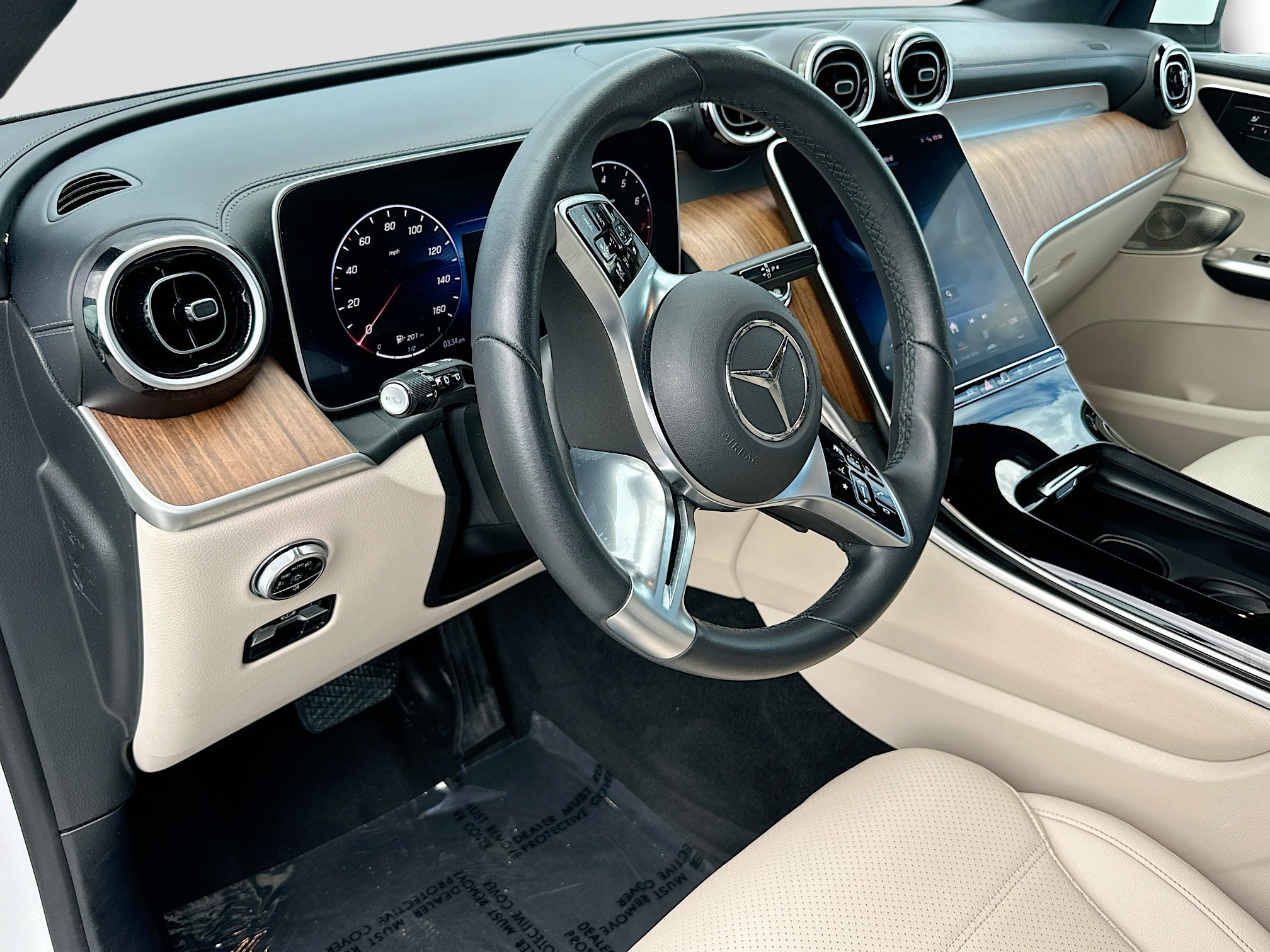 Used 2023 Mercedes-Benz GLC 300 image 9