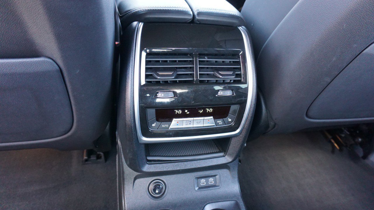 Used 2023 BMW X7 M60i w/ Executive Package image 33