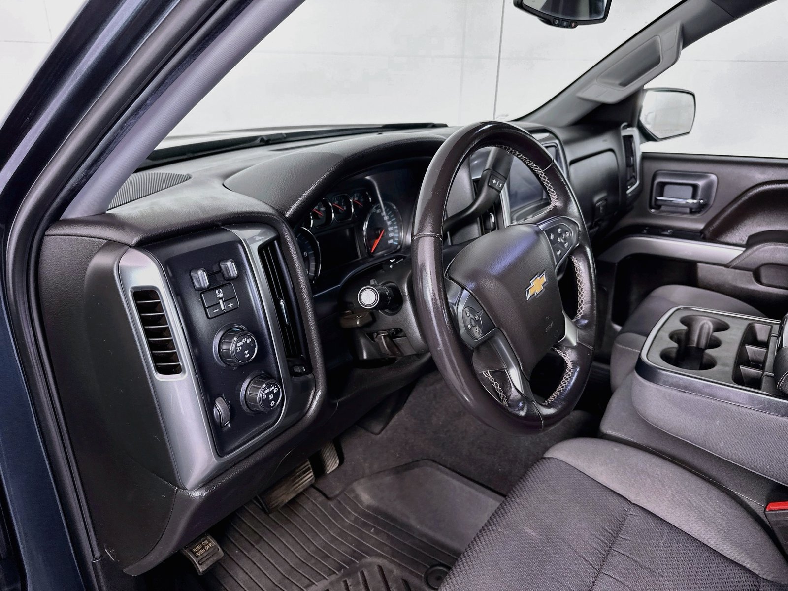 Used 2019 Chevrolet Silverado 1500 LT w/ All Star Edition AWD/4WD image 9