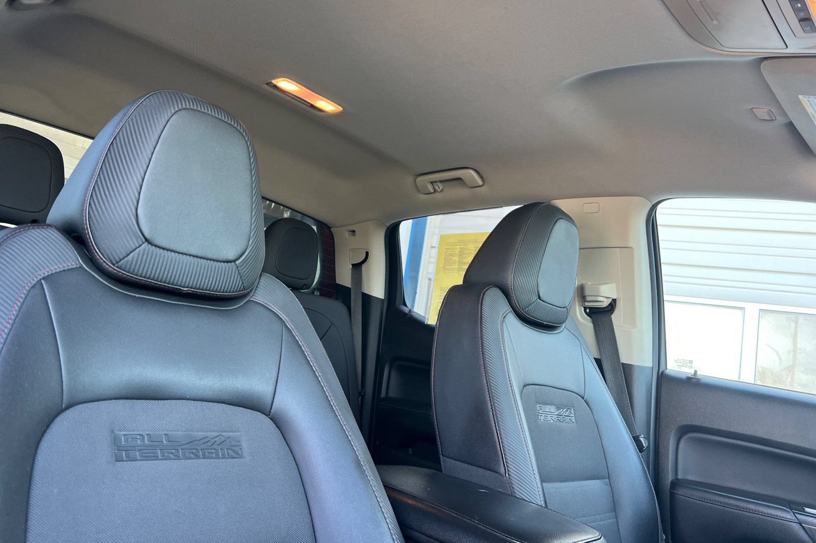Used 2015 GMC Canyon SLE w/ All-Terrain Package AWD/4WD image 17