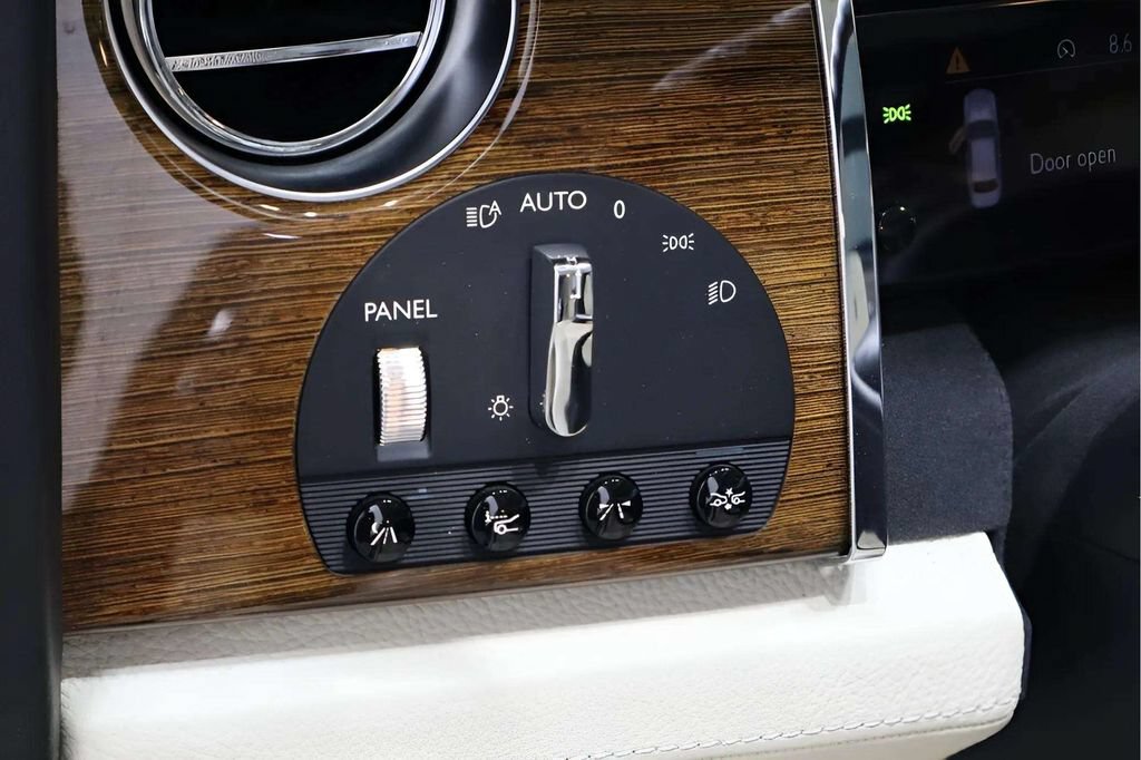 Certified 2010 Rolls-Royce Ghost RWD image 12