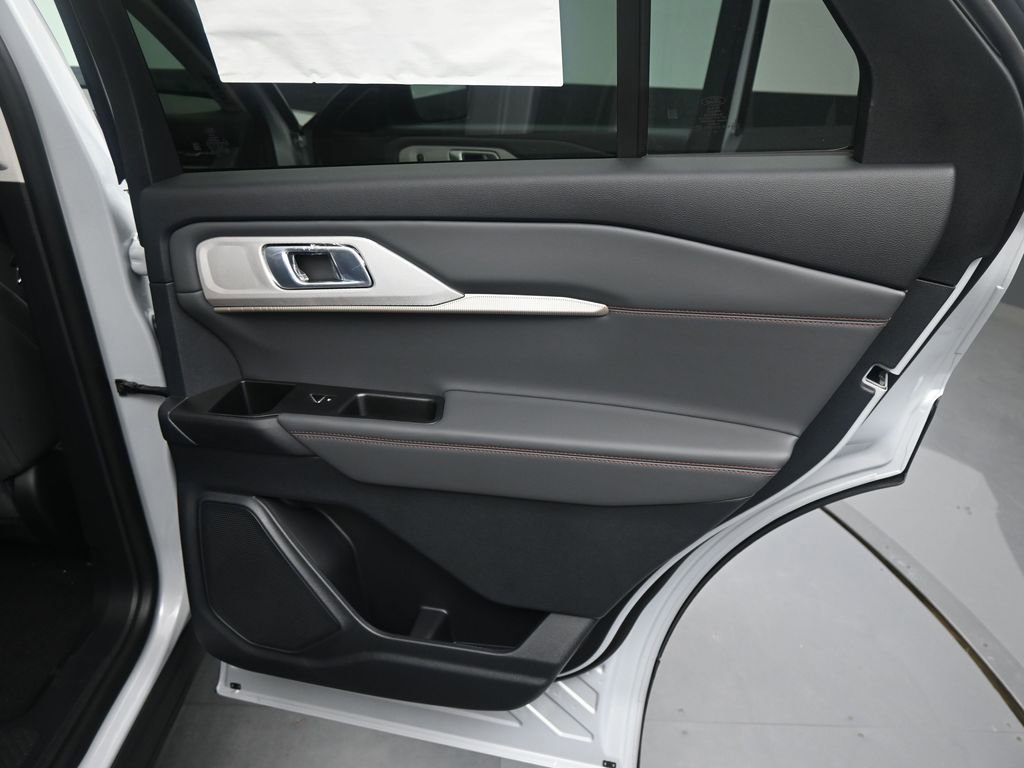 New 2026 Ford Explorer Active w/ Active Comfort Package image 8