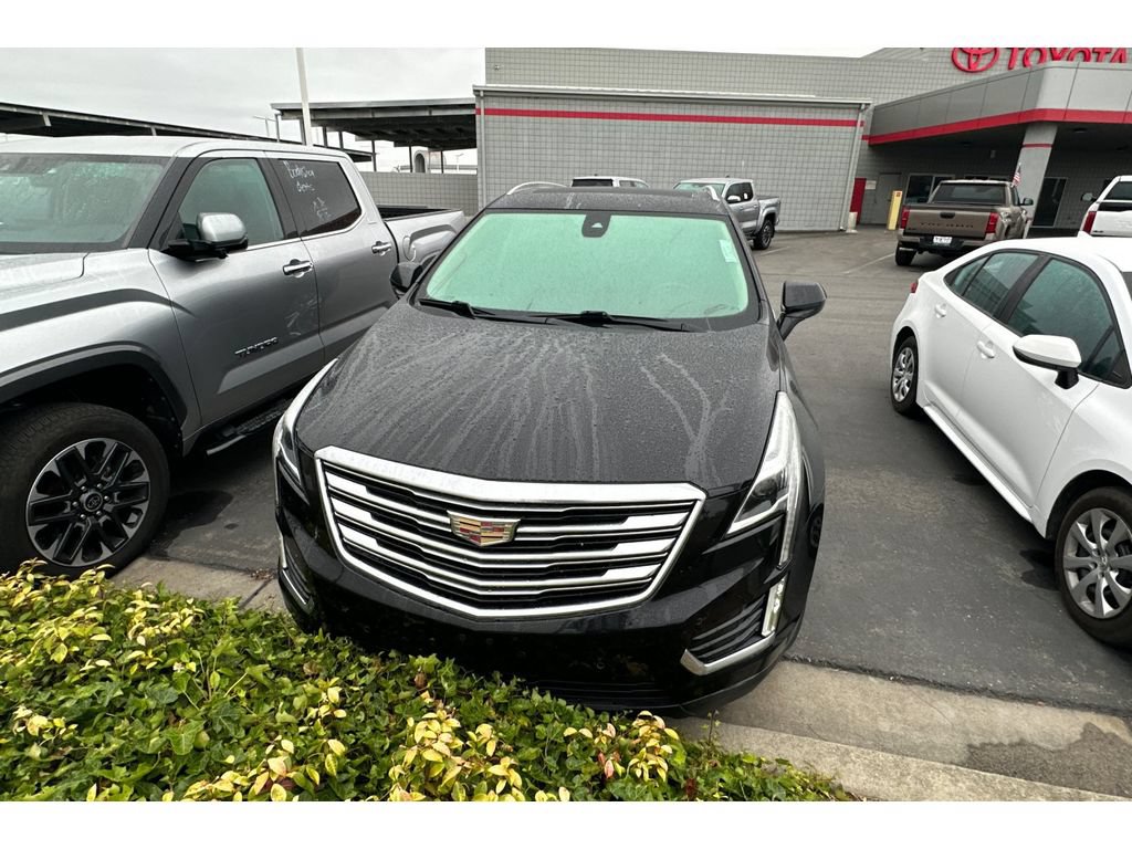 Used 2017 Cadillac XT5 Premium Luxury FWD image 3