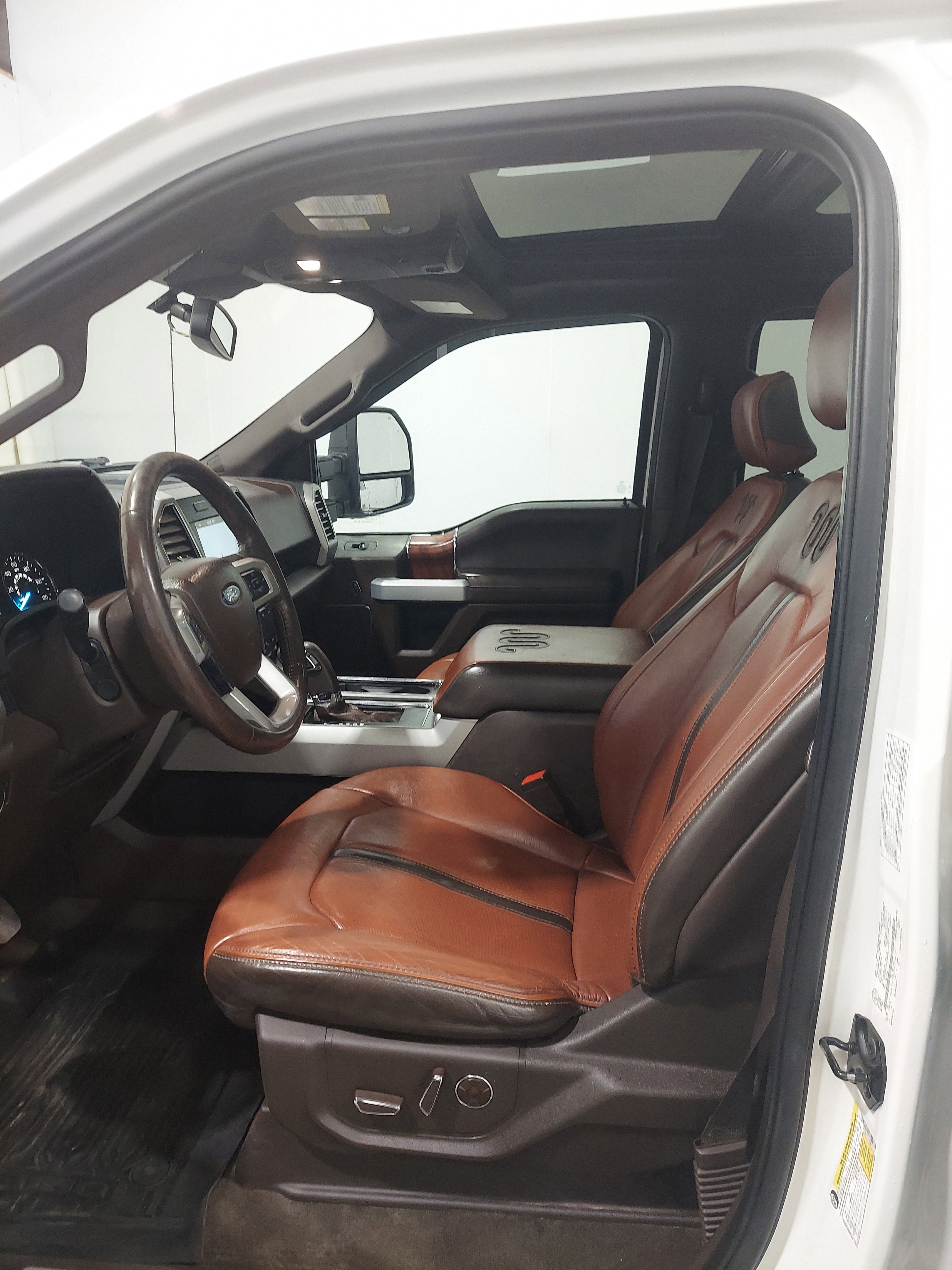 Used 2019 Ford F150 King Ranch w/ Equipment Group 601A Luxury AWD/4WD image 18