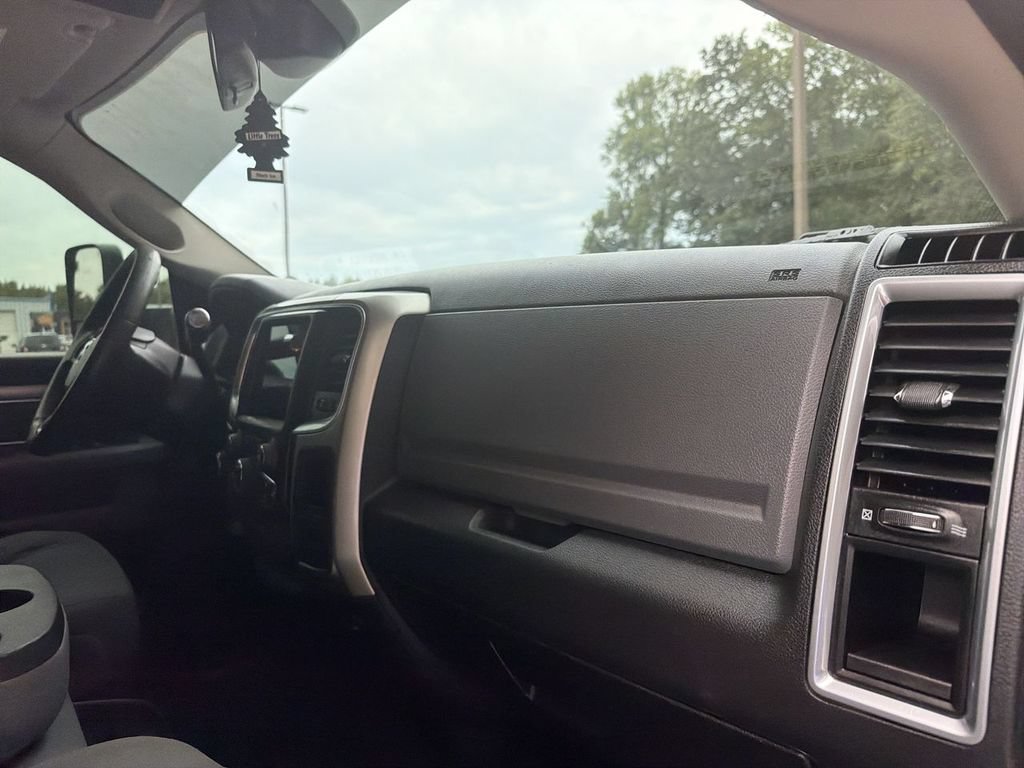 Used 2018 RAM 2500 SLT AWD/4WD image 27