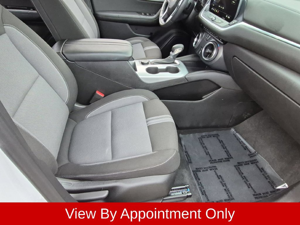 Used 2025 Chevrolet Blazer LT FWD image 30