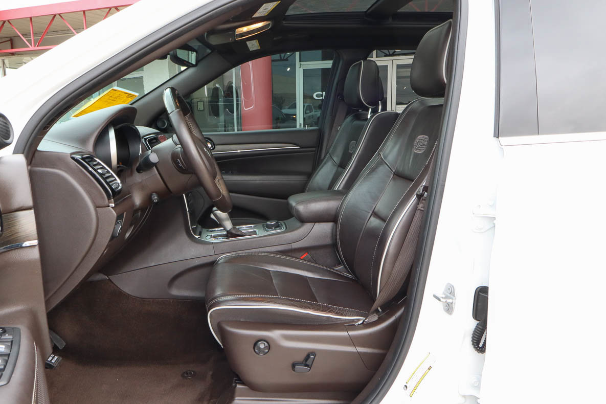 Used 2019 Jeep Grand Cherokee Overland AWD/4WD image 7
