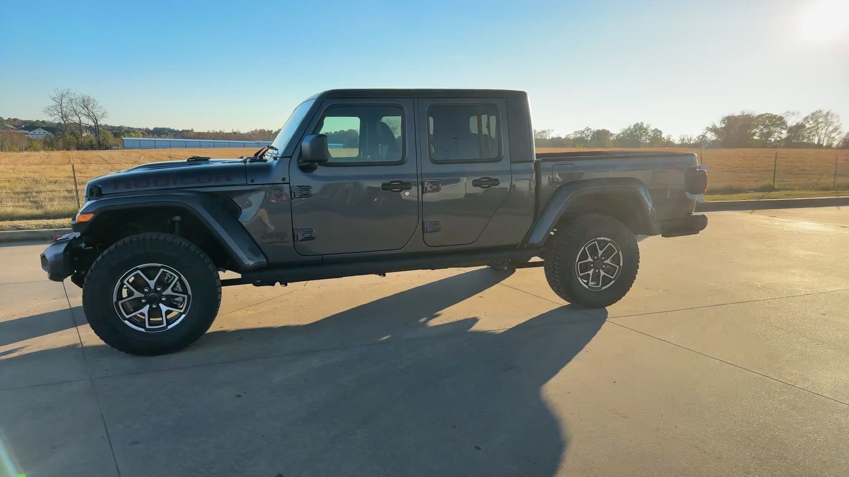 New 2025 Jeep Gladiator Rubicon w/ Convenience Group AWD/4WD image 5