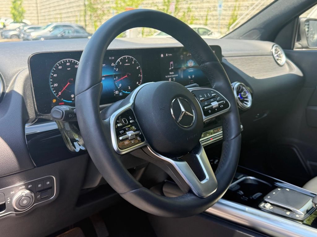 Used 2023 Mercedes-Benz GLA 250 4MATIC image 17