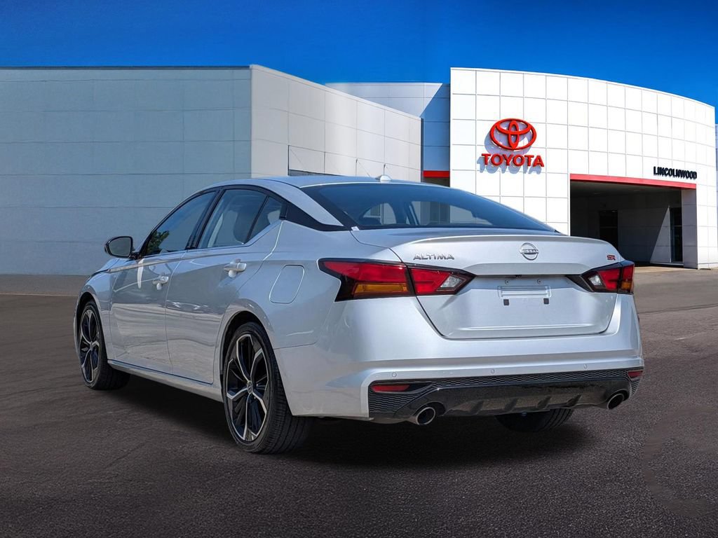 Used 2024 Nissan Altima 2.5 SR FWD image 12