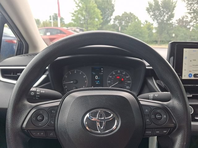 Used 2025 Toyota Corolla LE FWD image 18