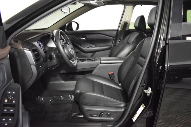 Certified 2023 Nissan Rogue SV w/ SV Premium B Package AWD/4WD image 11