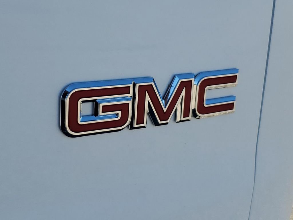 New 2025 GMC Savana 3500 Extended w/ Driver Convenience Package image 27