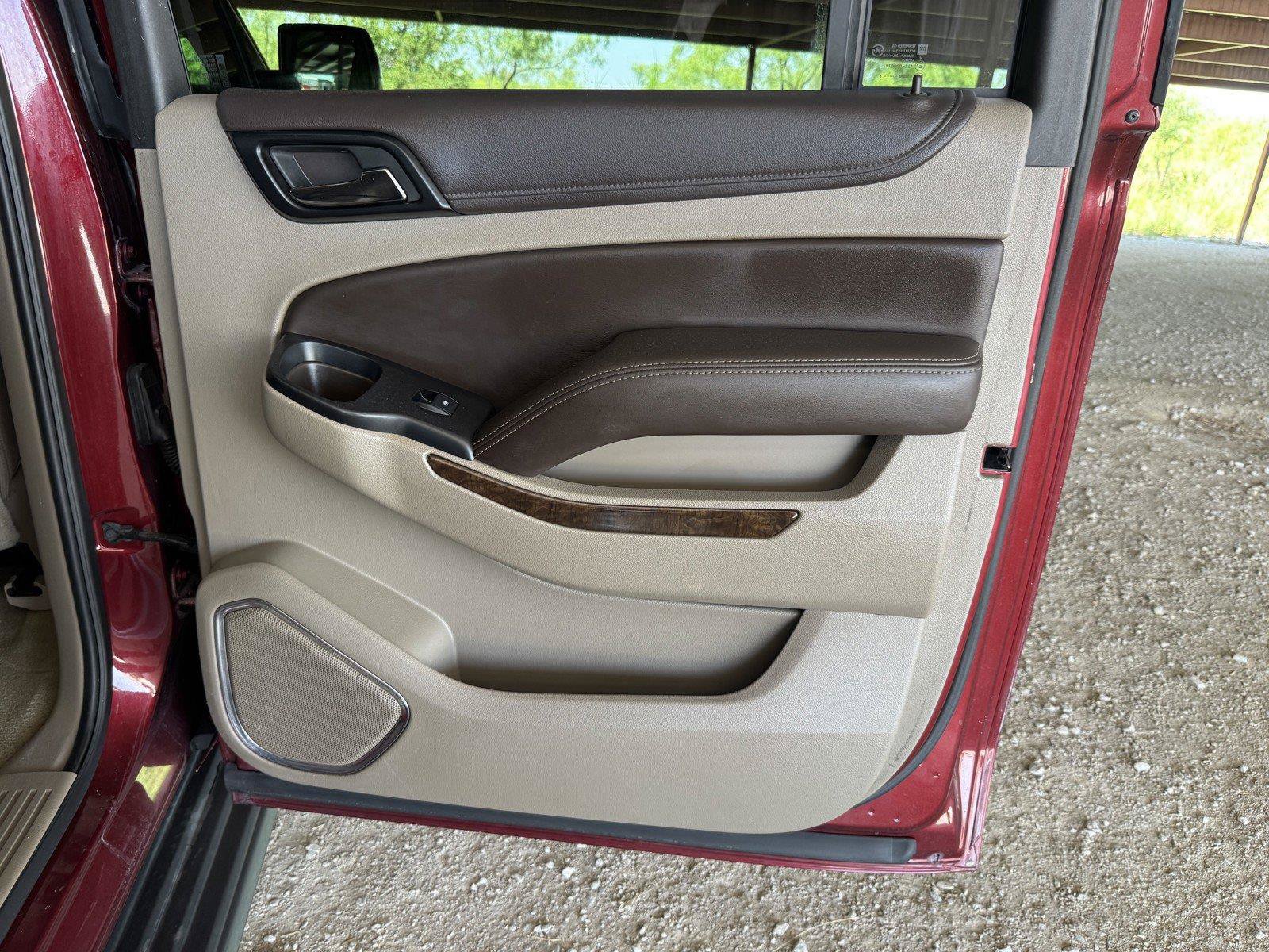 Used 2016 Chevrolet Suburban LS RWD image 36