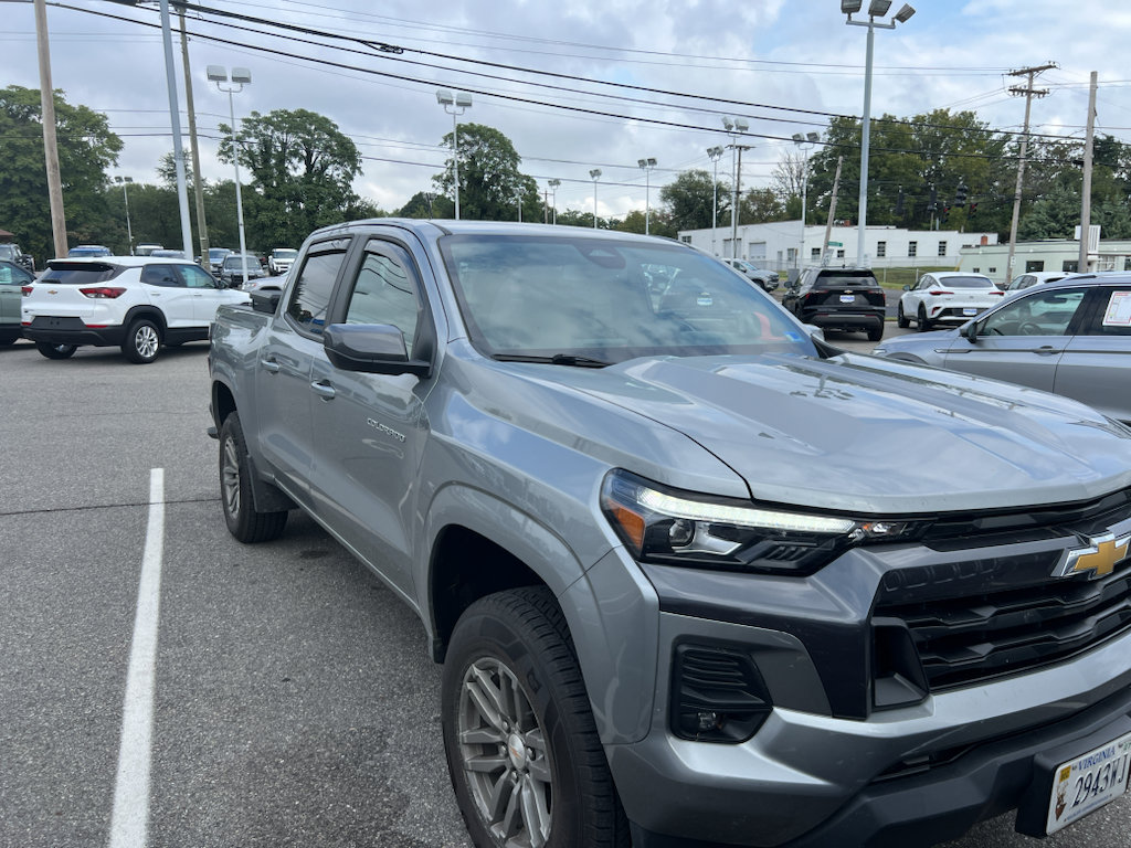 Used 2024 Chevrolet Colorado LT w/ LT Convenience Package III AWD/4WD image 17