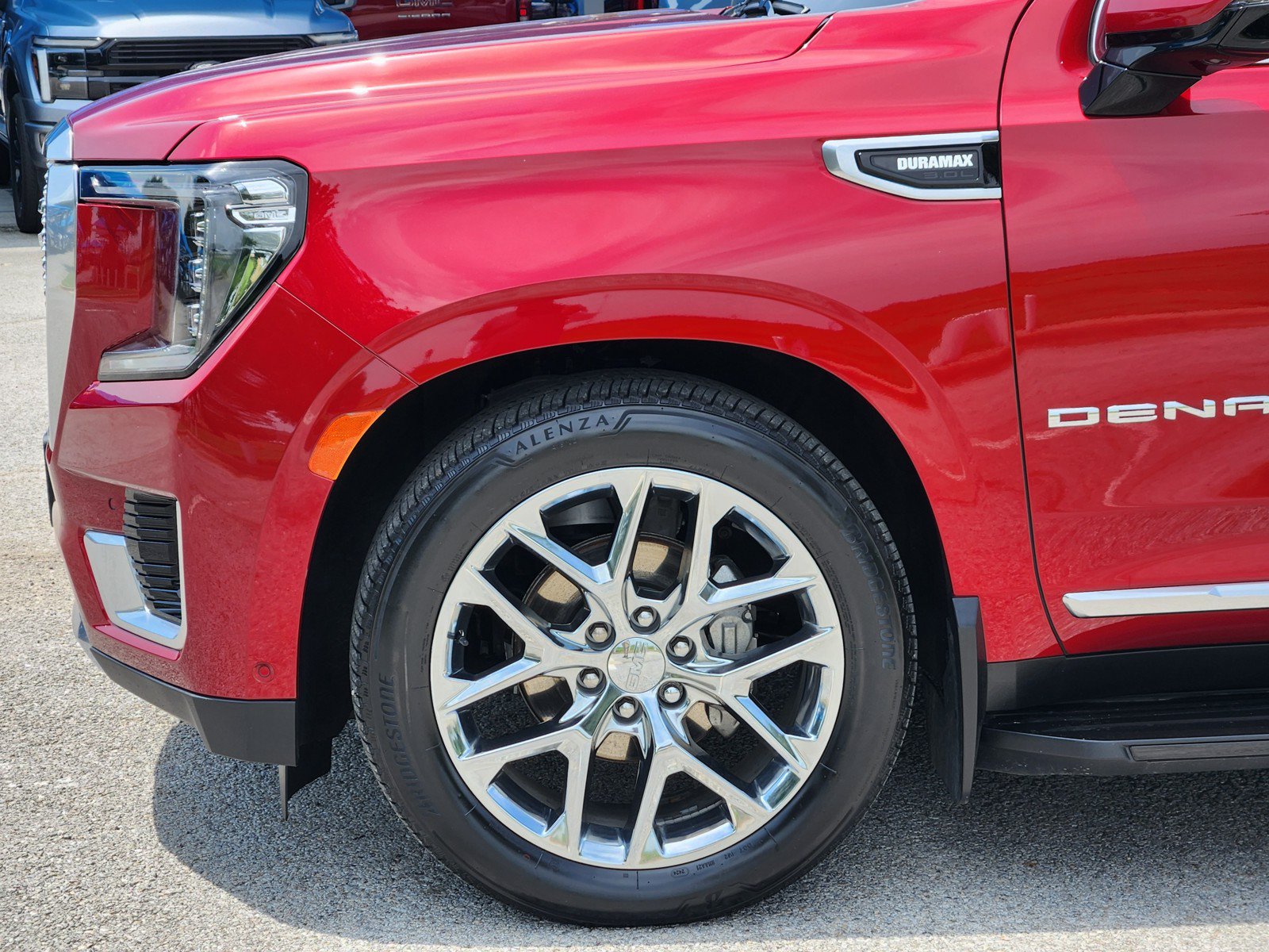 Used 2024 GMC Yukon Denali w/ Advanced Technology Package AWD/4WD image 27