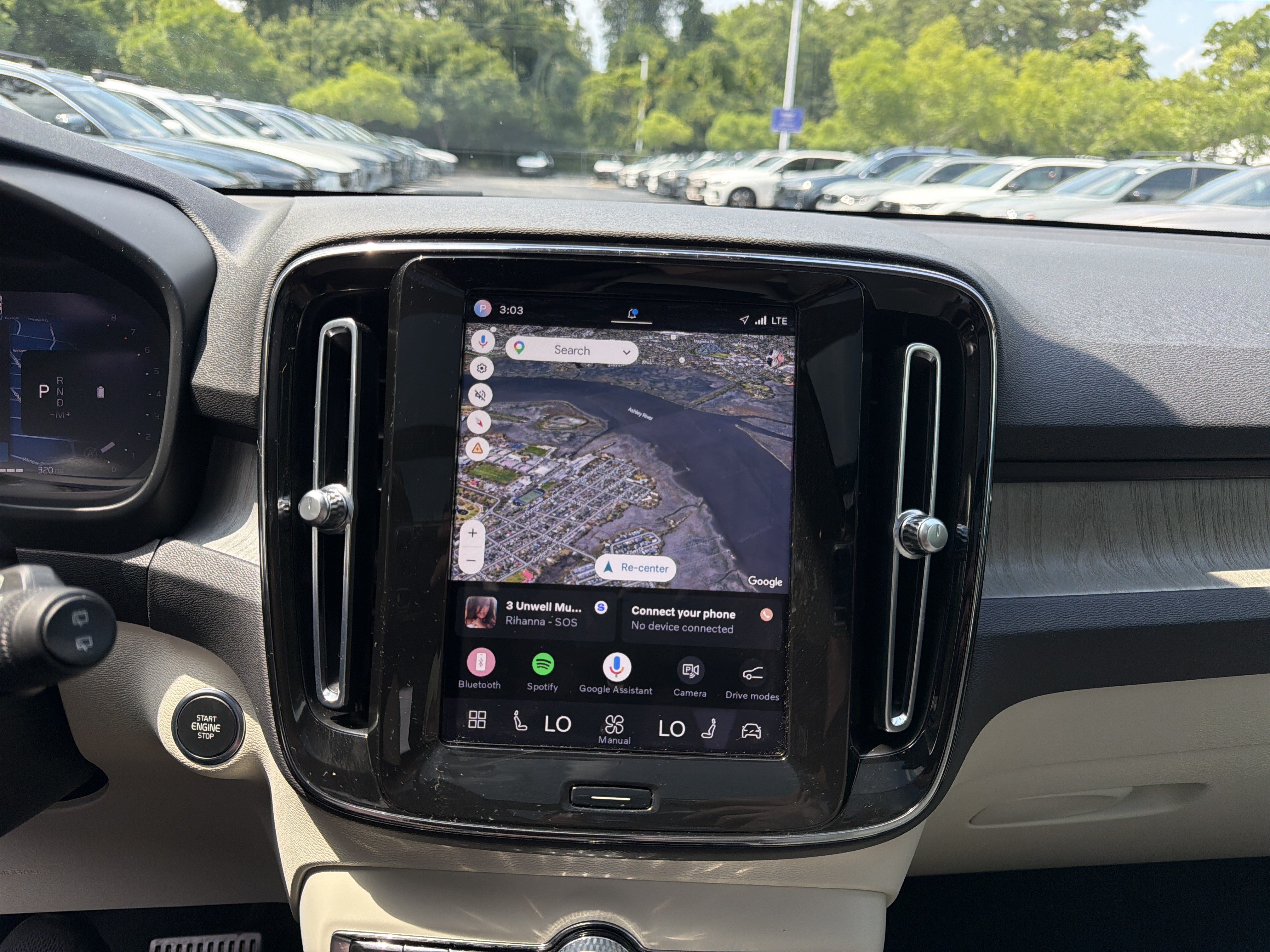 Certified 2024 Volvo XC40 B5 Plus AWD/4WD image 24