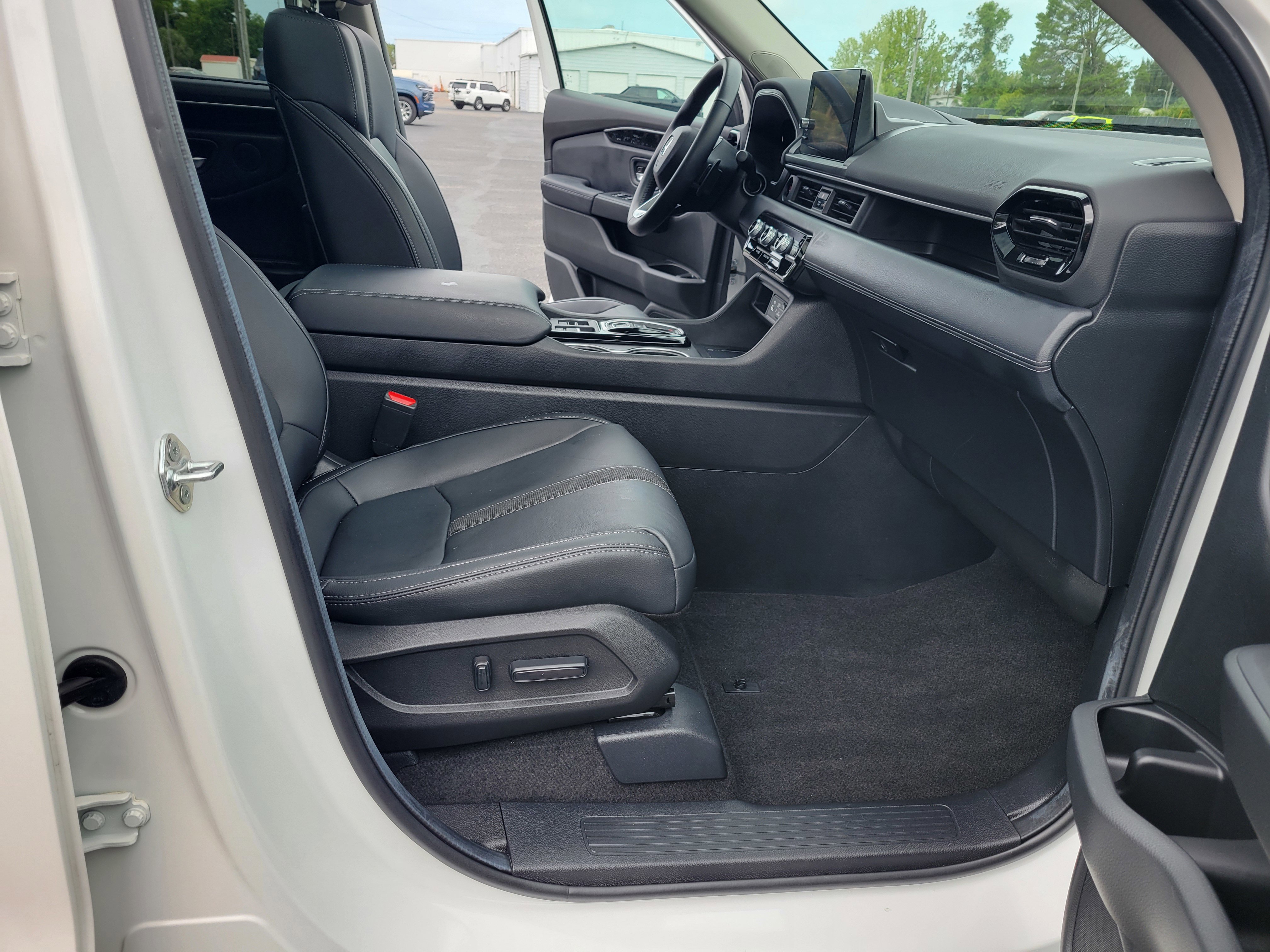 Used 2024 Honda Pilot Touring image 36