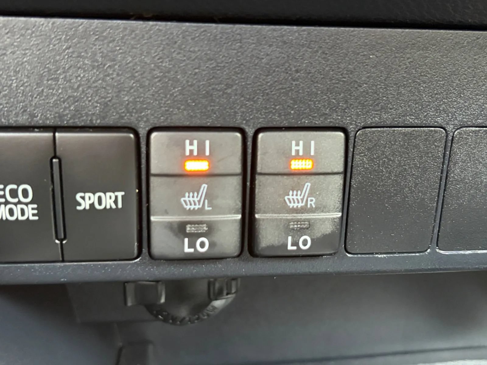 Used 2018 Toyota RAV4 XLE AWD/4WD image 24