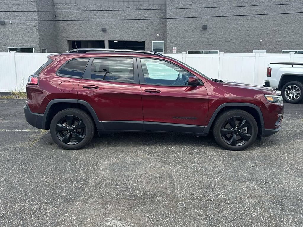 Used 2020 Jeep Cherokee Latitude Plus FWD image 2
