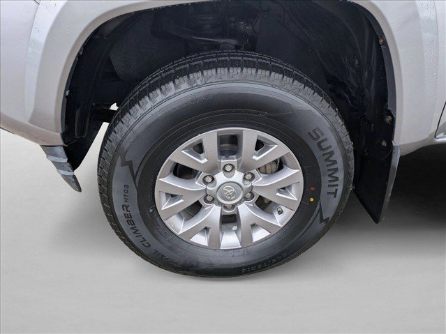 Used 2018 Toyota Tacoma SR5 AWD/4WD image 22