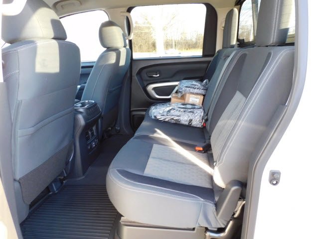 Certified 2022 Nissan Titan SV w/ SV Convenience Package image 9