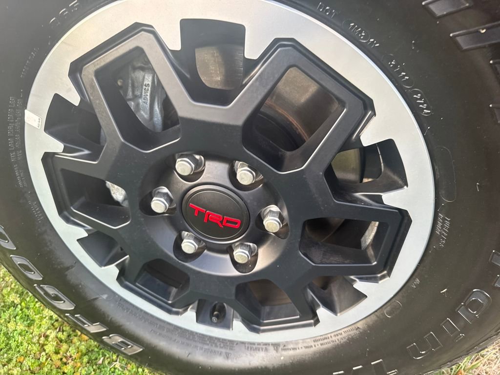 Used 2024 Toyota Tacoma TRD Off-Road image 38