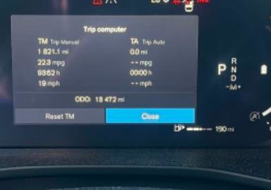 Used 2023 Volvo XC40 B5 Plus w/ Driver Assist Package image 7
