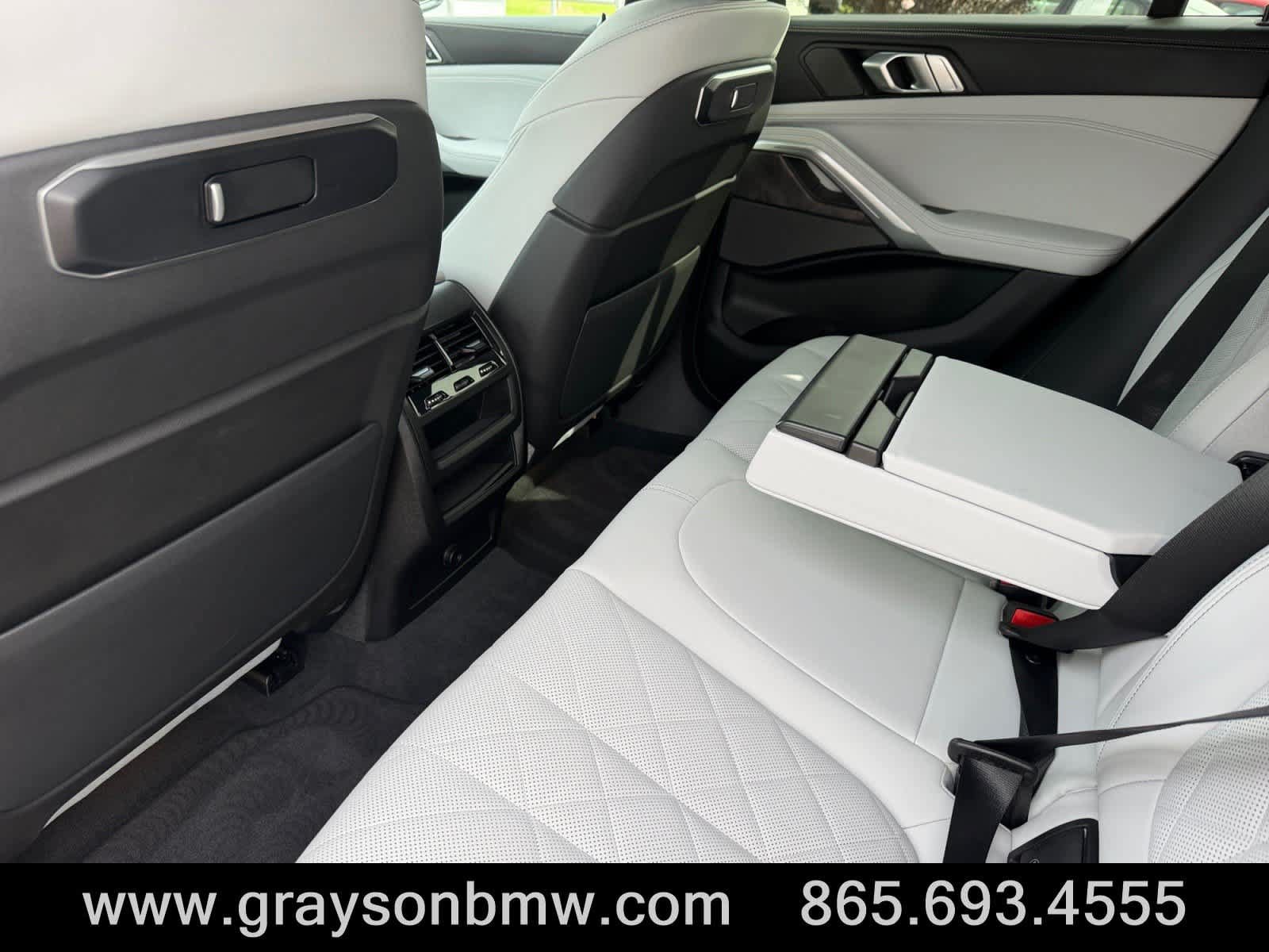 Used 2025 BMW X6 M60i AWD/4WD image 16