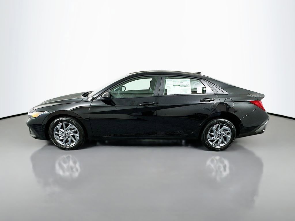 New 2026 Hyundai Elantra Blue image 8