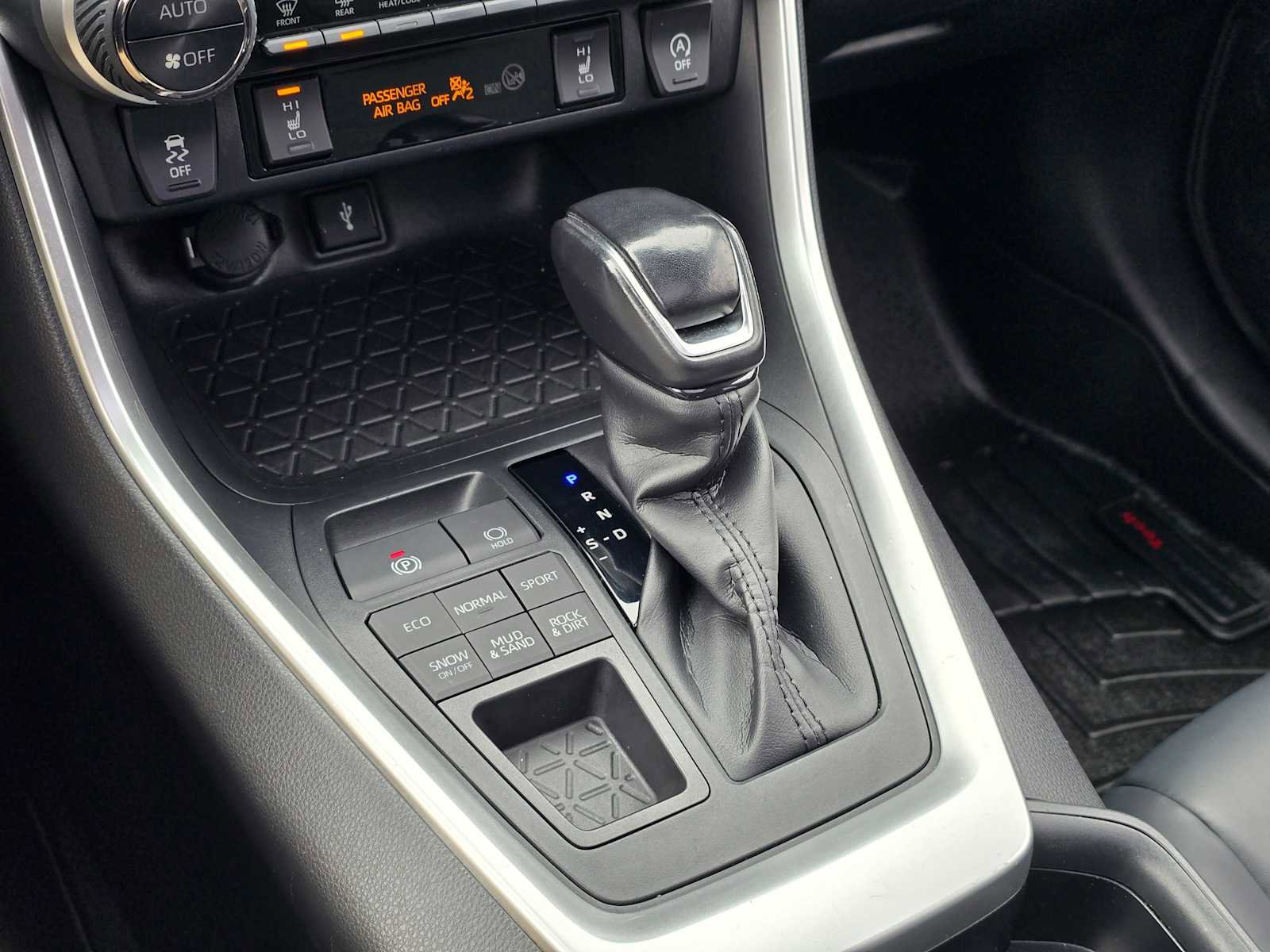 Certified 2020 Toyota RAV4 XLE Premium image 26