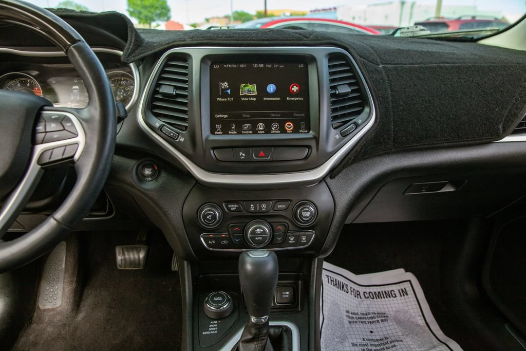 Used 2018 Jeep Cherokee Overland AWD/4WD image 15
