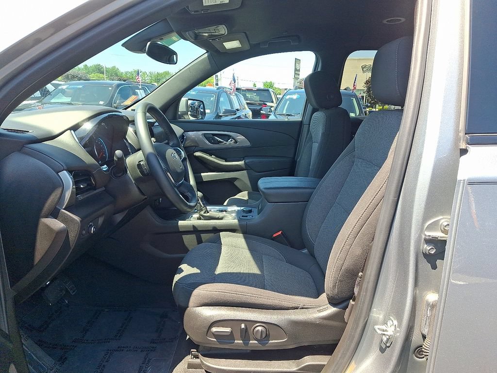 Certified 2023 Chevrolet Traverse LT FWD image 15