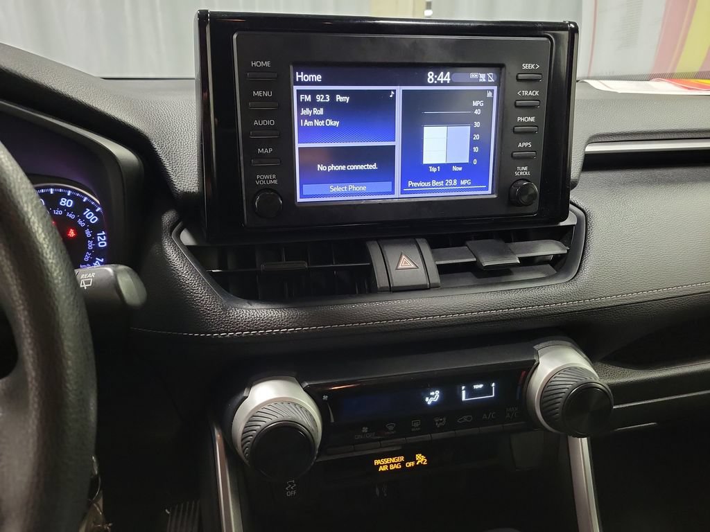 Used 2019 Toyota RAV4 LE FWD image 14