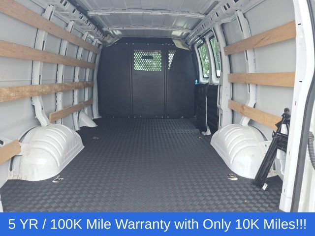 Used 2024 GMC Savana 2500 w/ Driver Convenience Package RWD image 7