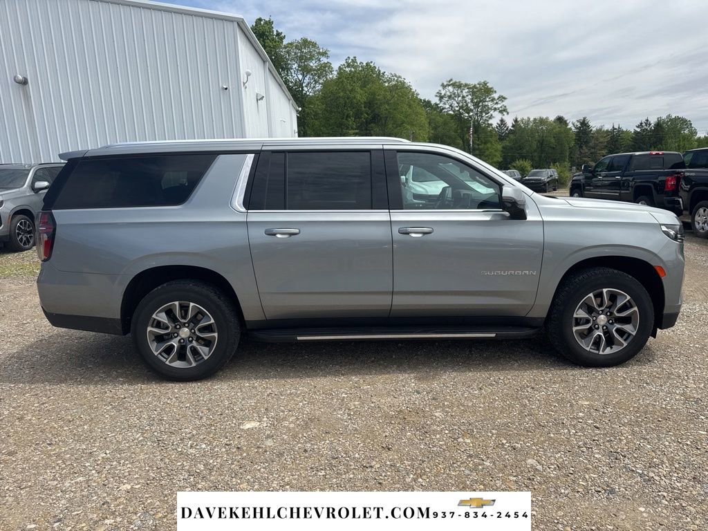 Used 2024 Chevrolet Suburban LT w/ LT Signature Package AWD/4WD image 6