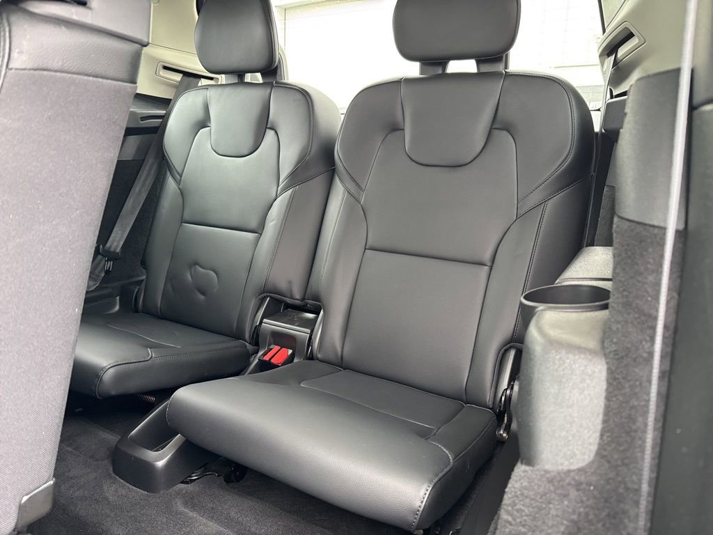 Used 2022 Volvo XC90 T5 Momentum w/ Climate Package image 39